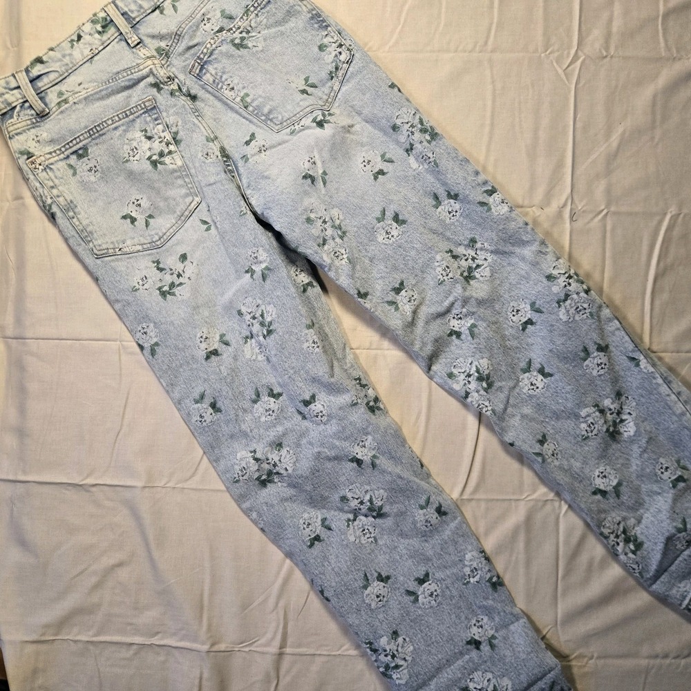 Wild Fable Women's 90's Relaxed Straight Jeans Light Blue Floral Size 6 - Picture 6 of 9